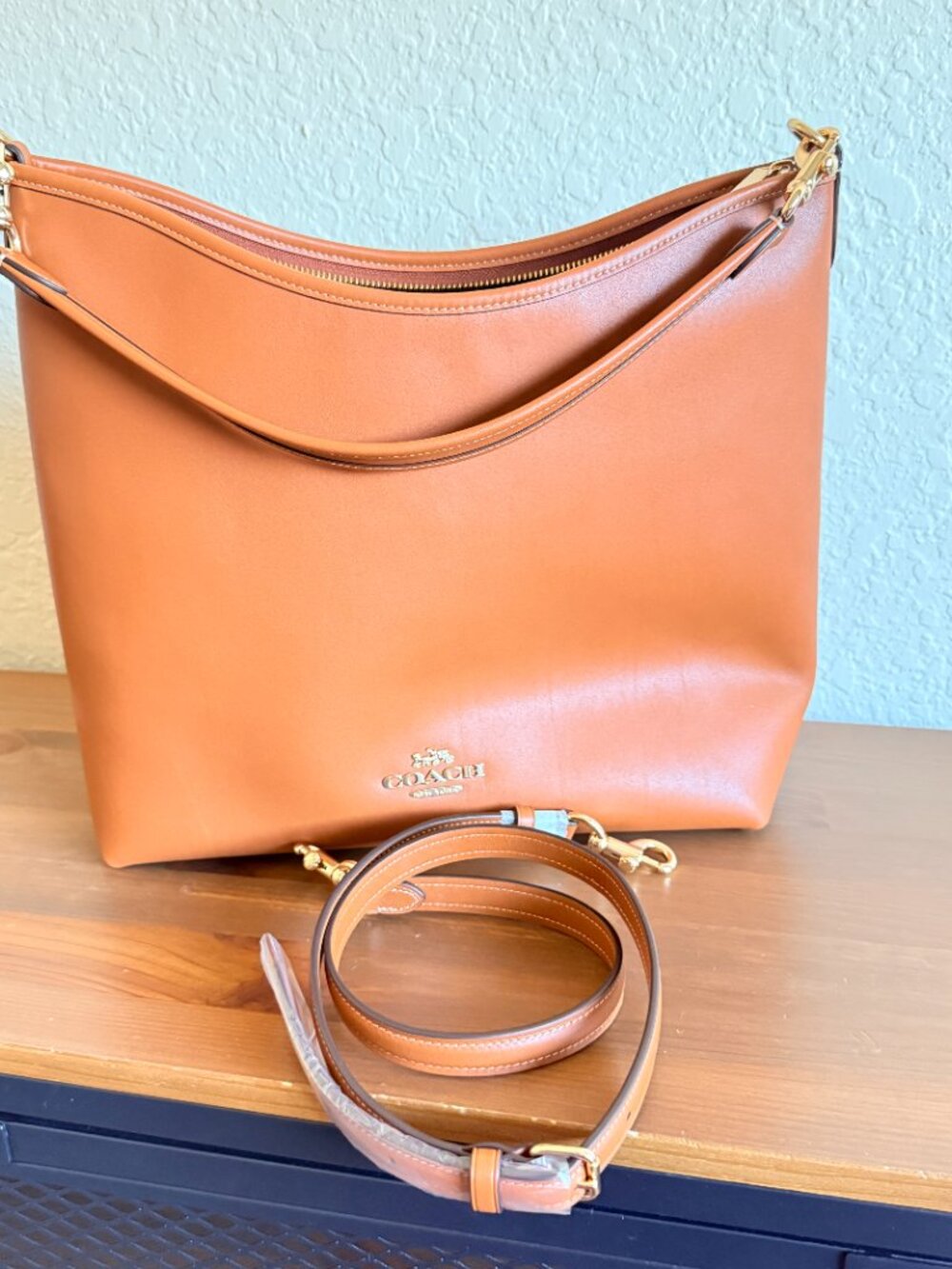 Coach Laurel Shoulder Bag Smooth Grain Leather Tan NWT Crossbody - Picture 8 of 9